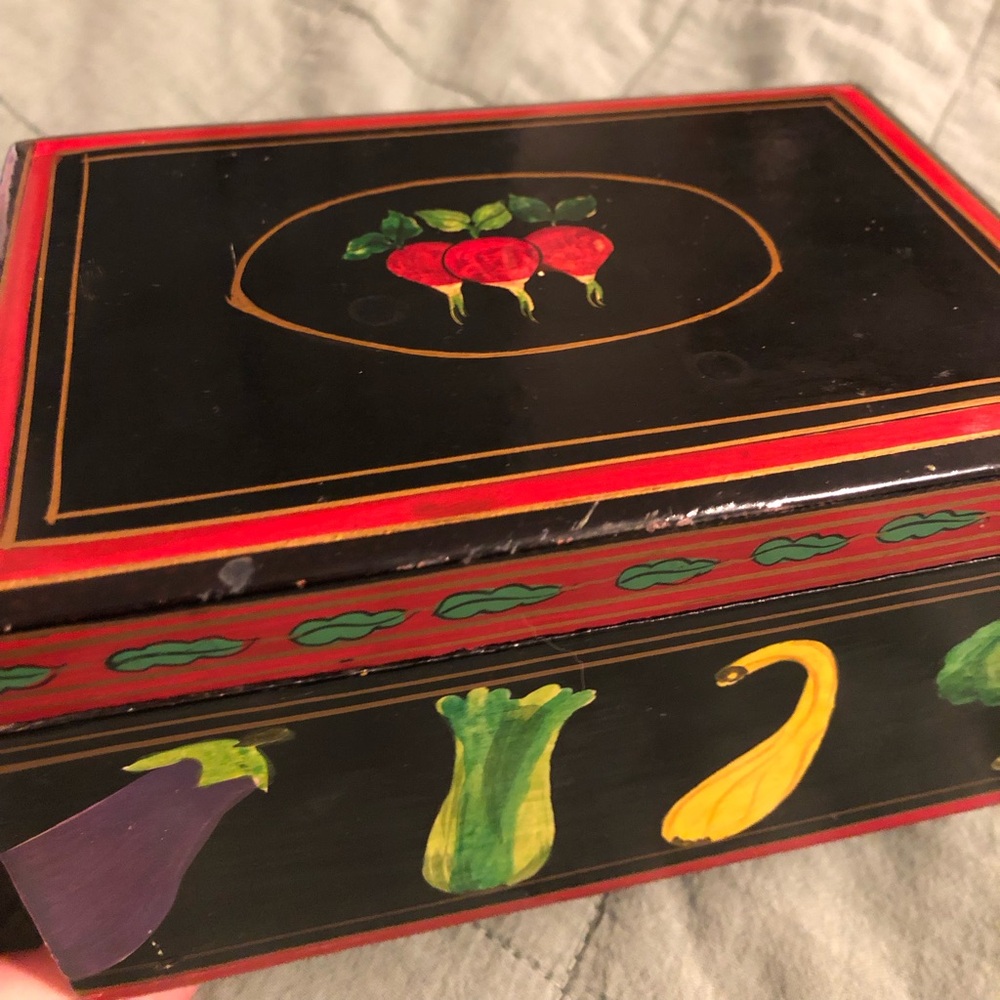 Vintage Storage Container - Picture 5 of 10